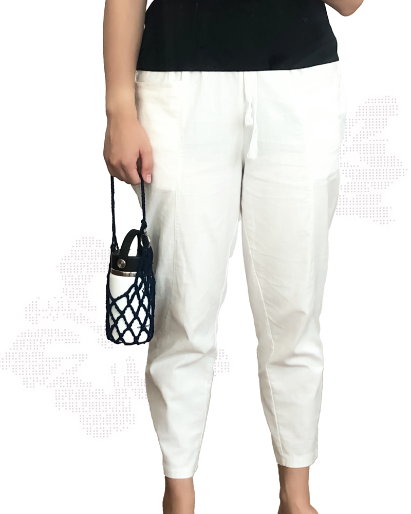 얀데레 보틀백 – 손에 든 착용 이미지